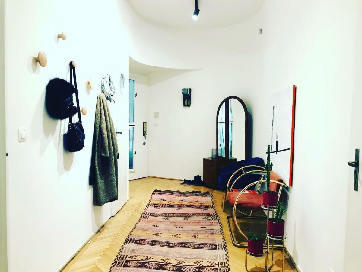 Spacious Bauhaus Icon Flat With Fitness Room In Central Buda, Close To The River And Margaret Island Budapeste Exterior foto